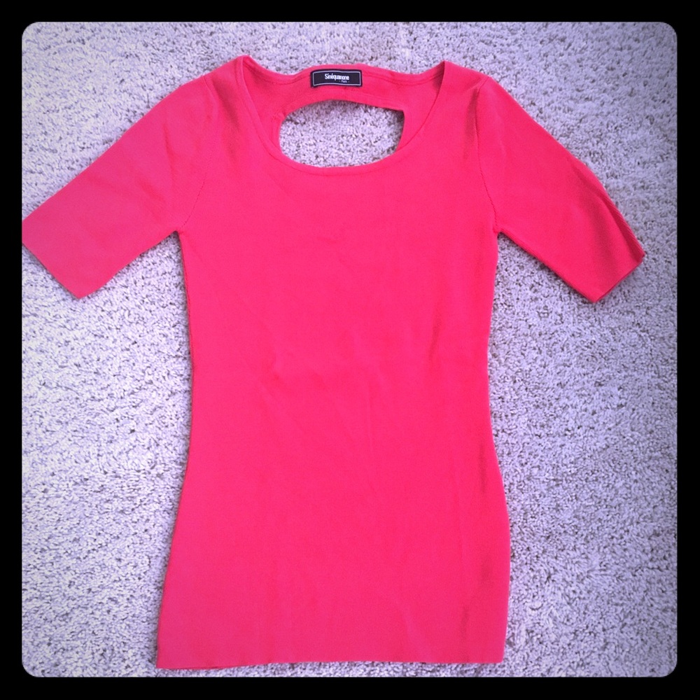 Cute Sinequanone Top with Bow at the back